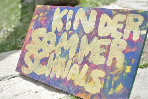 Schild Kindersommer Schnals im archeoParcCartello Estate dei bambini della val Senales presso larcheoParcSign oft he Kids summer school at archeoParcJuly 2017