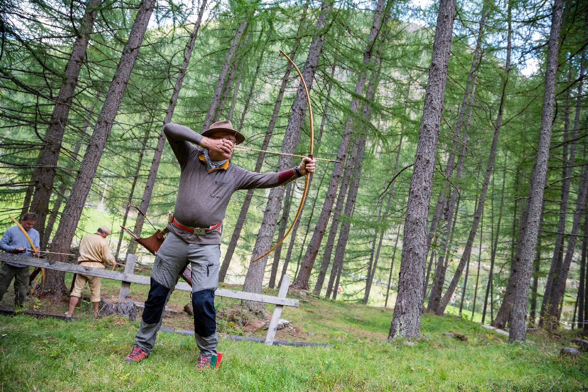 Europäische Meisterschaften im Prähistorischen Bogenschießen im SchnalstalCampionati europei di tiro con larco preistorico nella Val SenalesEuropean Championship for prehistoric archery in the Val Senales valleySeptember 2017