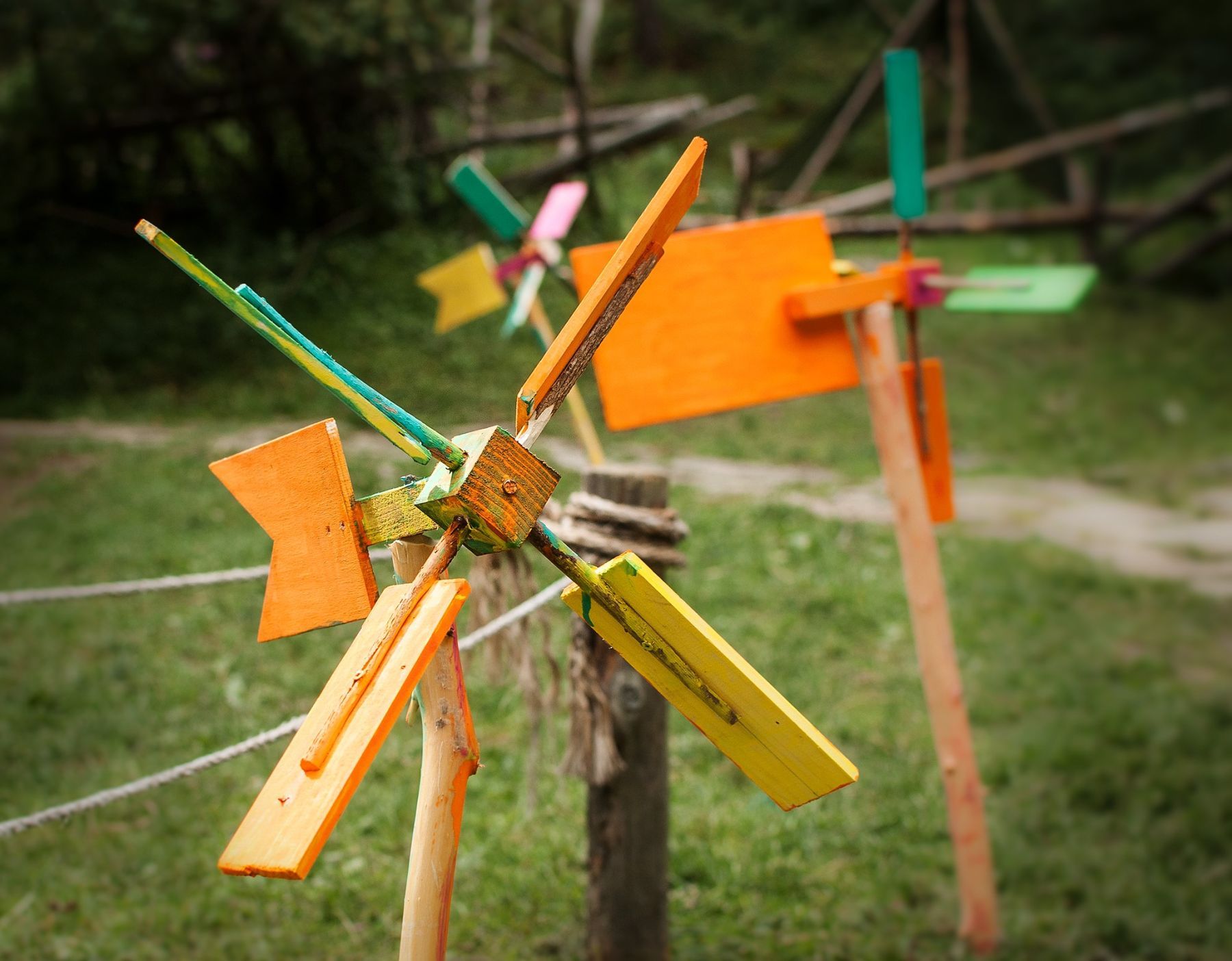 Werkstücke FerienbetreuungLavori di bricolage dellestate bambiniChildrens work piecesKindersommer